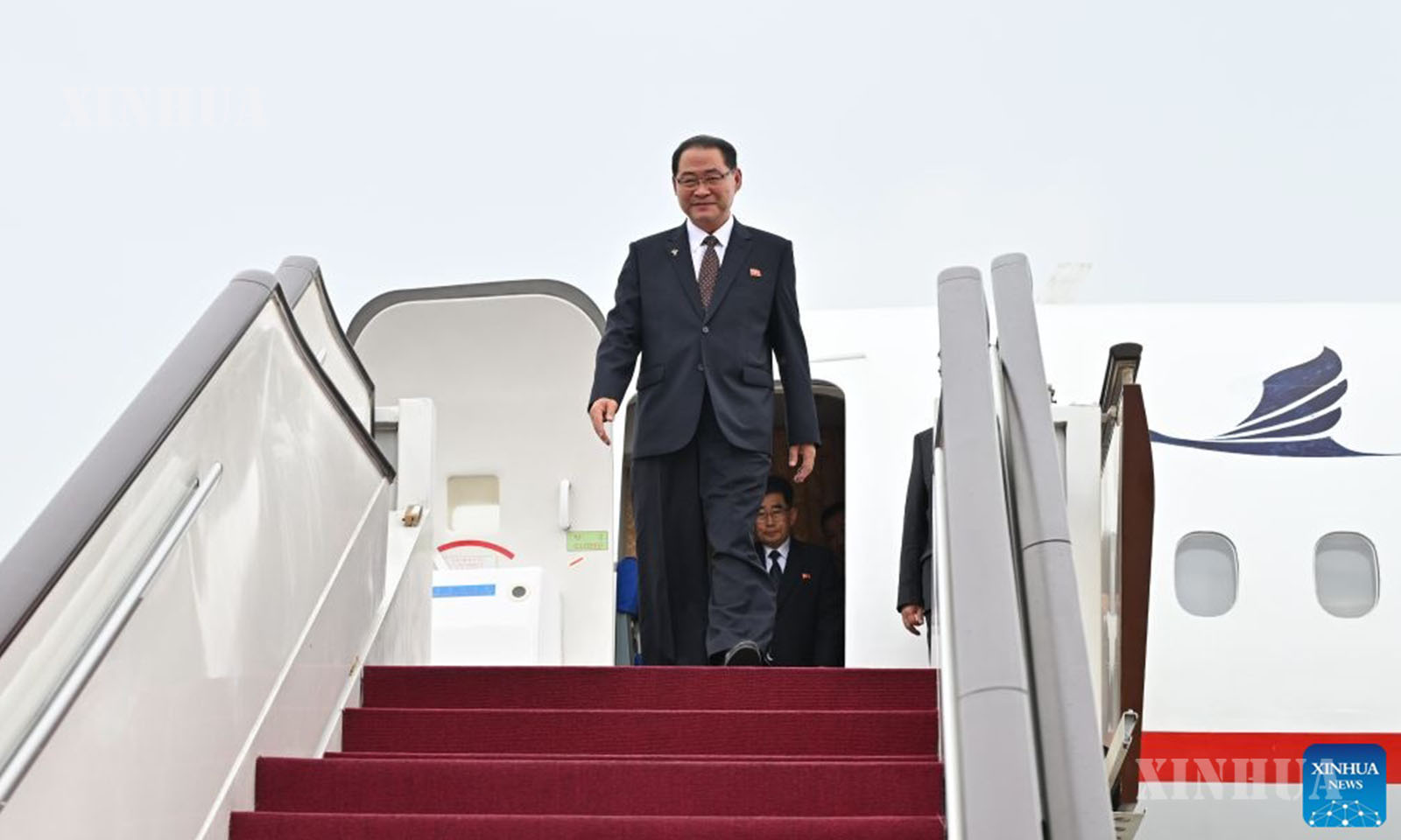တရုတ်နိုင်ငံ မြို့တော်ပေကျင်းသို့ ရောက်ရှိလာသည့် ကိုရီးယားအလုပ်သမားပါတီ ဗဟိုကော်မတီ နိုင်ငံရေးဗျူရို အမြဲတမ်းအဖွဲ့ဝင်နှင့် မြောက်ကိုရီးယားနိုင်ငံ နိုင်ငံ့ရေးရာကော်မရှင် ဒုတိယဥက္ကဋ္ဌလည်းဖြစ်သည့် မြောက်ကိုရီးယားနိုင်ငံ အစိုးရအဖွဲ့ ဝန်ကြီးချုပ် Pak Thae-song ကို ၂၀၂၆ ခုနှစ် ဇူလိုင် ၁၀ ရက်က တွေ့ရစဉ် (ဆင်ဟွာ)