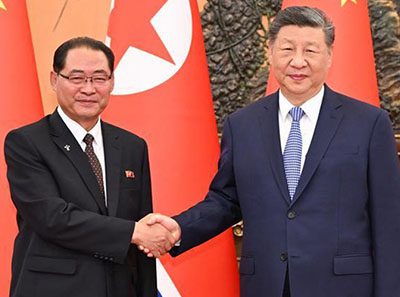 တရုတ်နိုင်ငံ သမ္မတ ရှီကျင့်ဖိန်နှင့် မြောက်ကိုရီးယားနိုင်ငံ အစိုးရအဖွဲ့ ဝန်ကြီးချုပ် တွေ့ဆုံ
