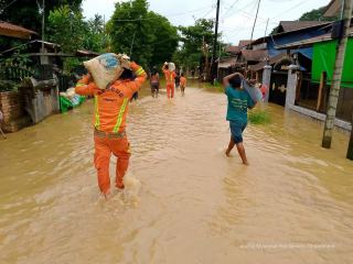 မြန်မာနိုင်ငံ မွန်ပြည်နယ်အတွင်း ရေကြီးရေလျှံမှုများကြောင့် လူဦးရေ ၁,၆၀၀ ကျော် ရေဘေးလွတ်ရာသို့ ပြောင်းရွှေ့