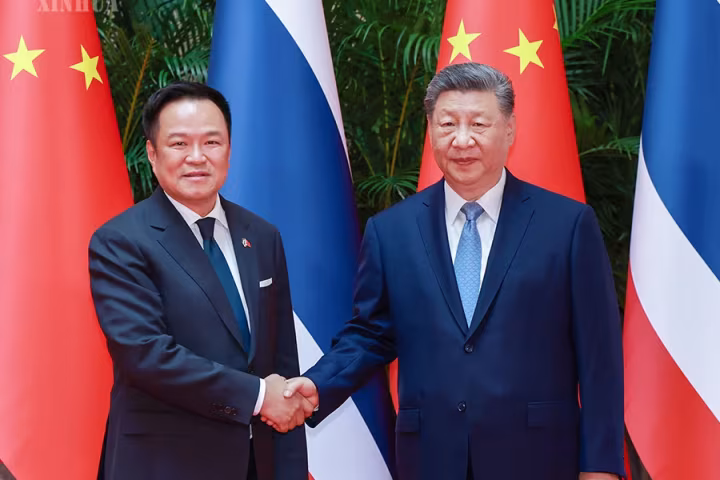 ရှီကျင့်ဖိန်နှင့် ထိုင်းနိုင်ငံ ဝန်ကြီးချုပ် အနူတင် တွေ့ဆုံဆွေးနွေး