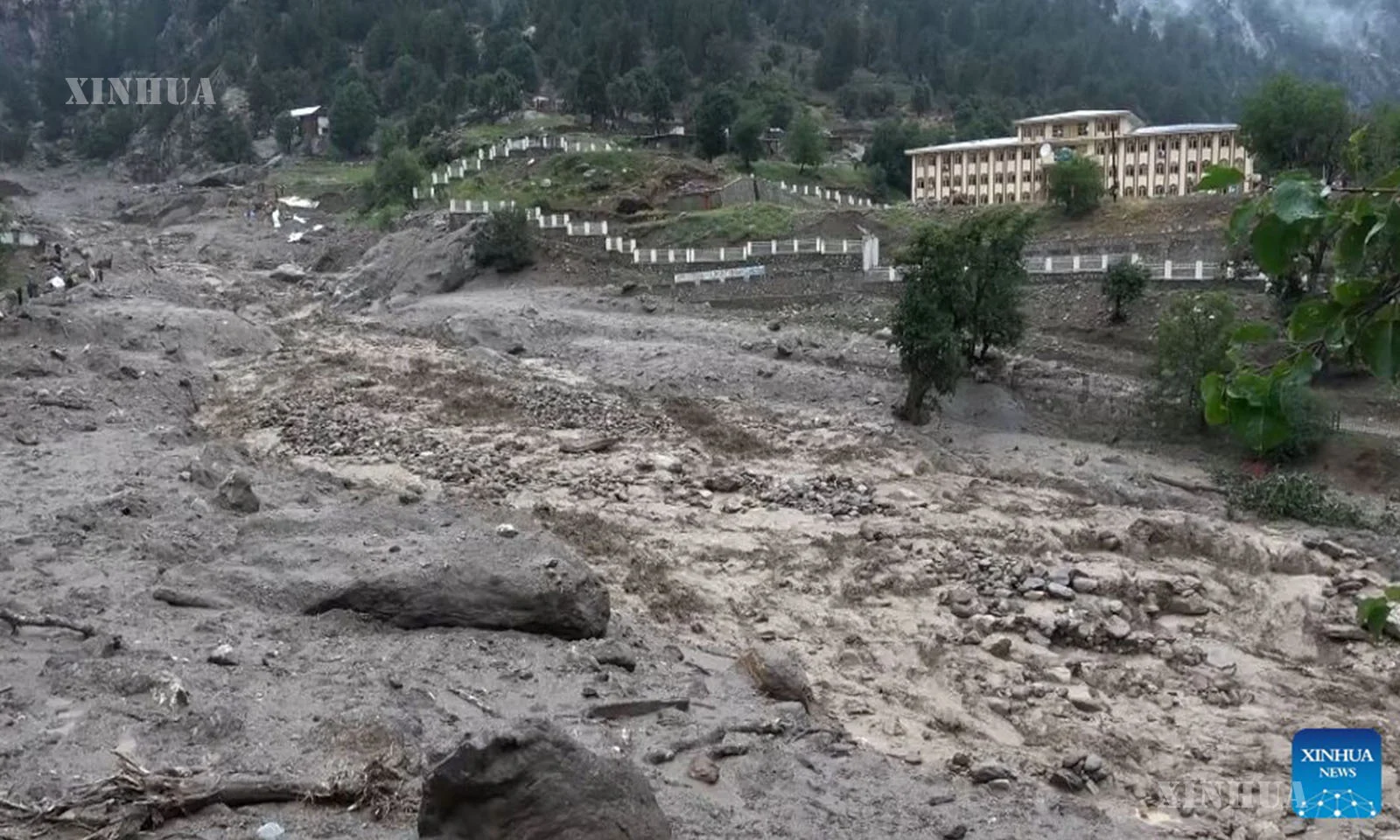 အာဖဂန်နစ္စတန်နိုင်ငံရှိ ရေဘေးသင့် Nuristan ပြည်နယ်မြင်ကွင်းကို ၂၀၂၆ ခုနှစ် ဇူလိုင် ၂၀ ရက်က တွေ့ရစဉ် (ဆင်ဟွာ)