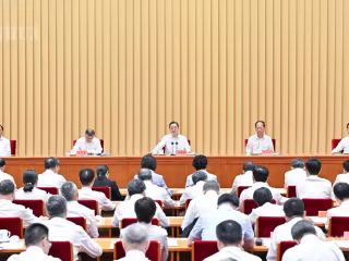 ပညာရေးမှတစ်ဆင့် ကိုယ်ကျင့်တရား ကောင်းမွန်မှုကို မြှင့်တင်ရန်၊ အရည်အသွေးမြင့်မားသော အခြေခံပညာရေးကို မြှင့်တင်အားပေးရန် သမ္မတရှီ အလေးထားပြောကြား