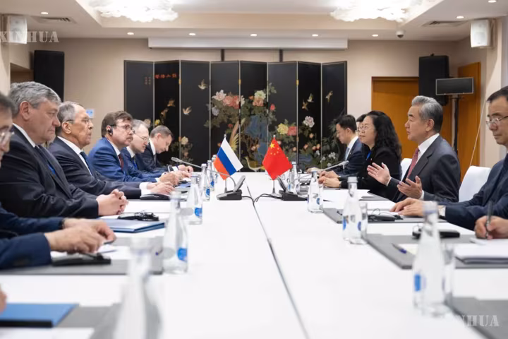 တရုတ်နိုင်ငံခြားရေးဝန်ကြီးနှင့် ရုရှားနိုင်ငံခြားရေးဝန်ကြီး တွေ့ဆုံဆွေးနွေး