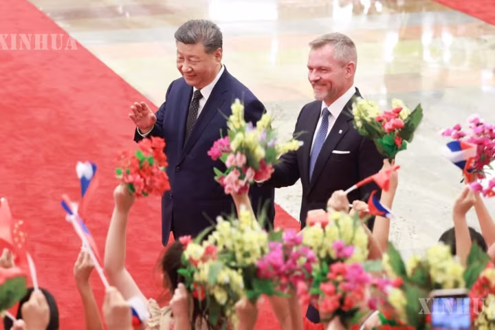 တရုတ်-EU ဆက်ဆံရေး တိုးတက်စေရေးတွင် အပြုသဘောဆောင်သော အခန်းကဏ္ဍမှ ပါဝင်ရန် ဆလိုဗက်ကီးယားနိုင်ငံအား သမ္မတရှီ တိုက်တွန်း