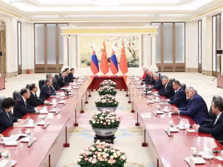 တရုတ်နိုင်ငံ ဝန်ကြီးချုပ်နှင့် ဆလိုဗက်ကီးယားနိုင်ငံ သမ္မတ တွေ့ဆုံ