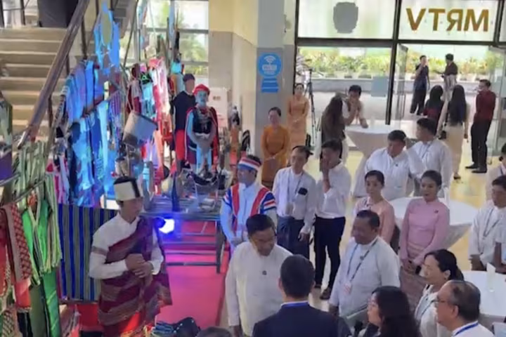"တောင်တန်းမေတ္တာ လေညင်းသစ္စာ" ၂၀၂၆ ခုနှစ် မြန်မာ-တရုတ် Twin City မီဒီယာဖိုရမ်နှင့် မြန်မာ-တရုတ် ယဉ်ကျေးမှု ဖလှယ်ရေး ရက်သတ္တပတ်အစီအစဉ် “လယ်ယာမြေပြဇာတ်ရုံ” ဖိုရမ်အစီအစဉ် မြန်မာနိုင်ငံ ရန်ကုန်မြို့၌ ကျင်းပ