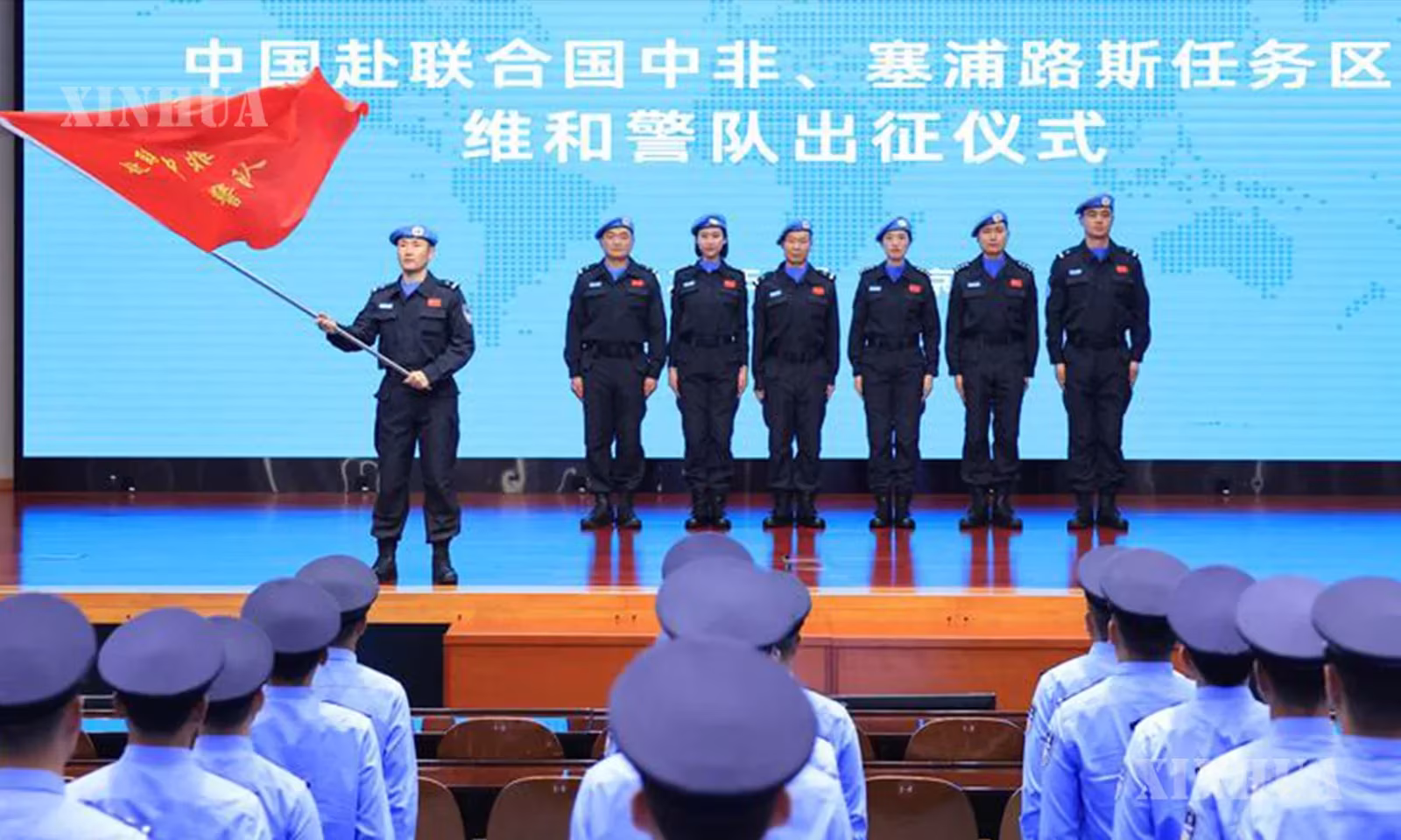 တရုတ်နိုင်ငံ ပေကျင်းမြို့၌ ကျင်းပပြုလုပ်သည့် တရုတ်နိုင်ငံမှ ကုလသမဂ္ဂ ဗဟိုအာဖရိကနှင့် ဆိုက်ပရပ်စ် မစ်ရှင်ဒေသများသို့ သွားရောက်မည့် ငြိမ်းချမ်းရေး ထိန်းသိမ်းမှု ရဲတပ်ဖွဲ့ စတင်ထွက်ခွာခြင်း အခမ်းအနားကို ၂၀၂၆ ခုနှစ် ဇူလိုင် ၃၀ ရက်က တွေ့ရစဉ် (ဆင်ဟွာ)