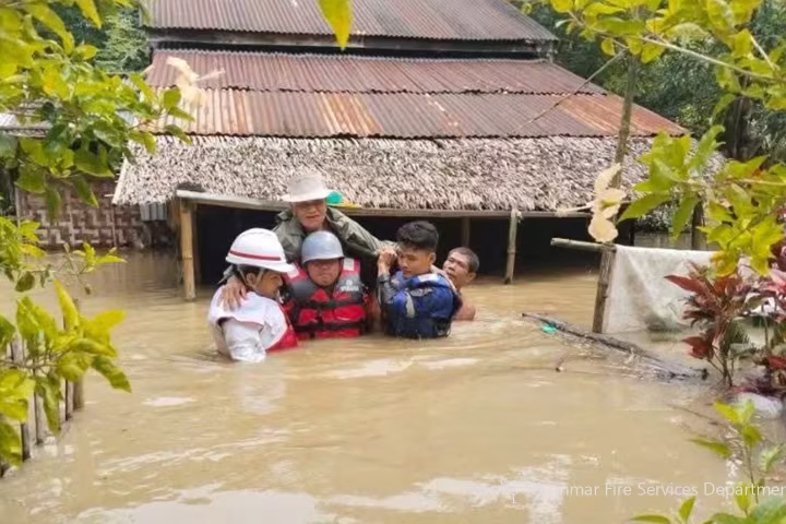 မြန်မာနိုင်ငံ ဧရာဝတီတိုင်းဒေသကြီးတွင် ရေကာတာကျိုးပေါက်ပြီးနောက် ဒေသခံ ၆,၇၀၀ ကျော် ဘေးလွတ်ရာရွှေ့ပြောင်း