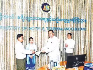 မြန်မာနိုင်ငံတွင် ရှေးဟောင်းပစ္စည်း ၁,၁၀၀ ကျော် အပ်နှံသူများအား ဂုဏ်ပြုဆုများ ချီးမြှင့်