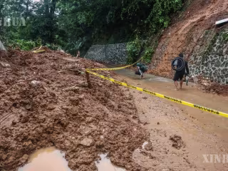 ဖိလစ်ပိုင်နိုင်ငံ မြောက်ပိုင်းတွင် မြေပြိုမှုကြောင့် လူလေးဦး သေဆုံးပြီး ခြောက်ဦး ပျောက်ဆုံးလျက်ရှိ