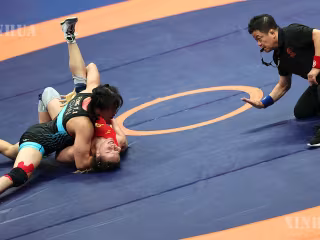 တရုတ်-ဗဟိုအာရှ အဆင့်မြင့်နပန်းပြိုင်ပွဲတွင် တရုတ်အမျိုးသမီး နပန်းသမားများ ရွှေတံဆိပ်ခြောက်ခု ဆွတ်ခူး
