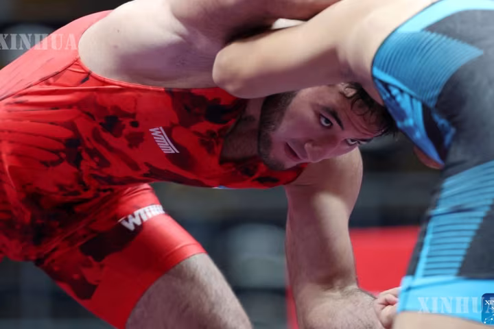 တရုတ်-ဗဟိုအာရှ အဆင့်မြင့်နပန်းပြိုင်ပွဲတွင် တရုတ်နိုင်ငံမှ ပုဟဲ့အယ်သွန်းက အမျိုးသား ၁၂၅ ကီလိုတန်း၌ ရွှေတံဆိပ်ဆွတ်ခူး
