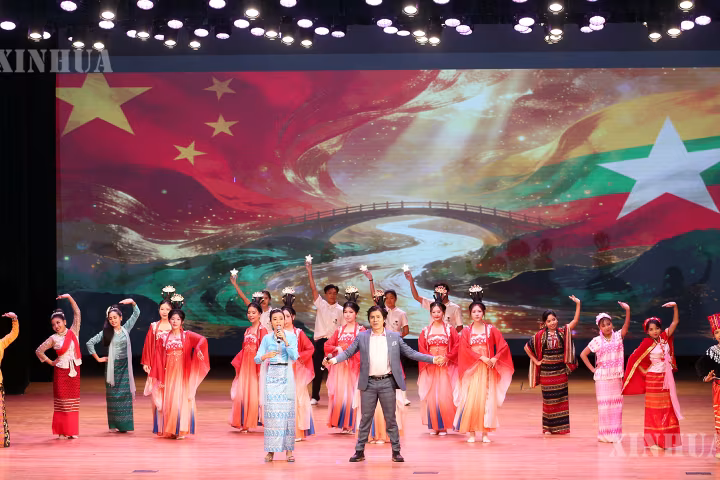 “ရသစုံလင် အပတ်စဉ်၊ တူညီရှုစား ဇာတ်လမ်းကောင်းများ” ပြသမှုစတင်ခြင်းနှင့် မှတ်တမ်းရုပ်ရှင် “အာကာသအနာဂတ်” ပြသခြင်း အခမ်းအနား မြန်မာနိုင်ငံ ရန်ကုန်မြို့တွင် ကျင်းပ