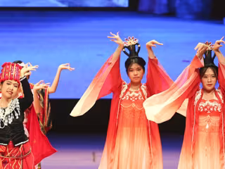 မြန်မာနိုင်ငံ ရန်ကုန်မြို့တွင် “ရသစုံလင် အပတ်စဉ်၊ တူညီရှုစား ဇာတ်လမ်းကောင်းများ” ပြသမှုစတင်ခြင်းနှင့် မှတ်တမ်းရုပ်ရှင် “အာကာသအနာဂတ်” ပြသခြင်း အခမ်းအနား ကျင်းပ