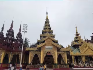 မြန်မာနိုင်ငံရှိ ရွှေတိဂုံစေတီတော်မြတ်ကြီးသို့ ၇လအတွင်း ခရီးသွားဧည့်သည် ၄.၃၇ သန်းကျော် လာရောက်ဖူးမြော်
