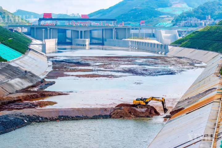 တရုတ်နိုင်ငံ၏ မြစ်မှပင်လယ်သို့ ချိတ်ဆက်ထားသော အဓိက တူးမြောင်းအား မဖွင့်လှစ်မီ သင်္ဘောများ စတင်စမ်းသပ်ခုတ်မောင်း