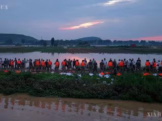 တရုတ်ကြက်ခြေနီအသင်းချုပ်က ဟဲနန်ပြည်နယ်အတွက် ကယ်ဆယ်ရေးပစ္စည်းများ ခွဲဝေပို့ဆောင်