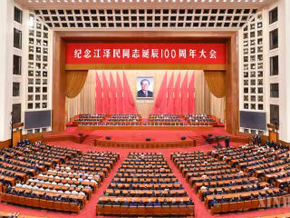 ကျန်ဇီမင်း၏ တစ်မူထူးခြားသော ရဲစွမ်းသတ္တိနှင့် အမြော်အမြင်ကို လေ့လာသင်ယူရန် ရှီ တိုက်တွန်း