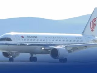 တရုတ်နိုင်ငံ၏ C919 လေယာဉ်က ပထမဆုံး စီးပွားဖြစ် နိုင်ငံတကာပျံသန်းမှုခရီးစဉ်နှင့်အတူ သမိုင်းမှတ်တိုင်သစ် စိုက်ထူ