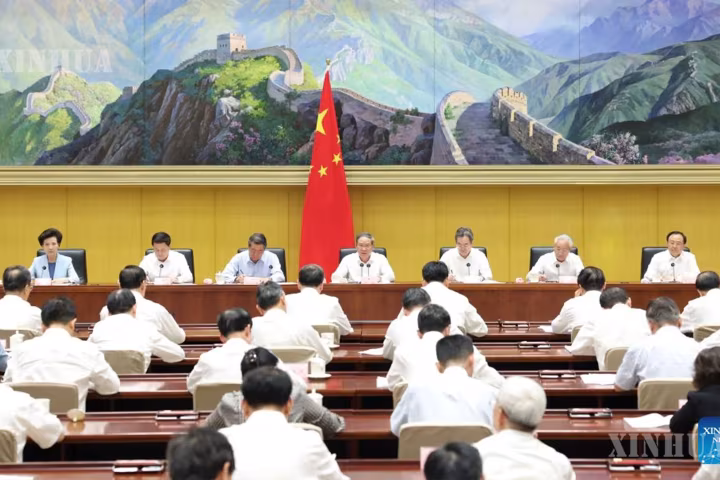 တစ်နှစ်တာ ဖွံ့ဖြိုးတိုးတက်မှု လျာထားချက်များ ပြည့်မီရေးအတွက် တရုတ်နိုင်ငံ ဝန်ကြီးချုပ် အလေးပေးပြောကြား