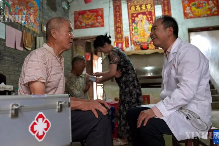ဘယ်လက်ဖြင့် ဆေးထိုးရသော်လည်း နူးညံ့သည့် “ညာလက်” အား ပိုင်ဆိုင်ထားသူ