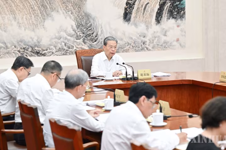 တရုတ်နိုင်ငံ၏ ထိပ်တန်းဥပဒေပြုအဖွဲ့က နယ်စပ်ဖြတ်ကျော် အဂတိလိုက်စားမှု တိုက်ဖျက်ရေး ဥပဒေမူကြမ်းကို ဆွေးနွေးသုံးသပ်မည်