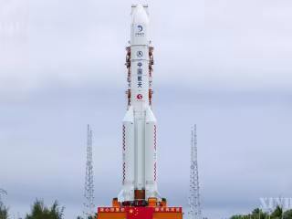 တရုတ်နိုင်ငံက Chang'e-7 လစူးစမ်းလေ့လာရေးယာဉ် လွှတ်တင်ရန် ပြင်ဆင်