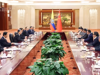 ကျောက်လဲ့ကျိနှင့် အီကွေဒေါနိုင်ငံ သမ္မတ Daniel Roy-Gilchrist Noboa Azín တွေ့ဆုံဆွေးနွေး