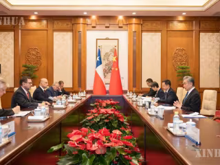 တရုတ်နိုင်ငံ ထိပ်တန်းသံတမန်နှင့် ချီလီနိုင်ငံခြားရေးဝန်ကြီး တွေ့ဆုံဆွေးနွေး