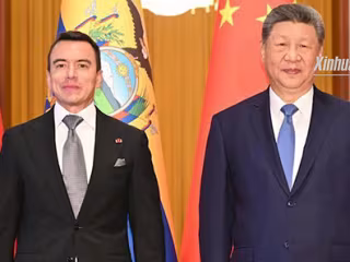 တရုတ်နိုင်ငံ သမ္မတ ရှီကျင့်ဖိန်က တရုတ်-အီကွေဒေါ ဖွံ့ဖြိုးတိုးတက်ရေးမဟာဗျူဟာများ ချိတ်ဆက်မှု အားကောင်းရန် တိုက်တွန်း