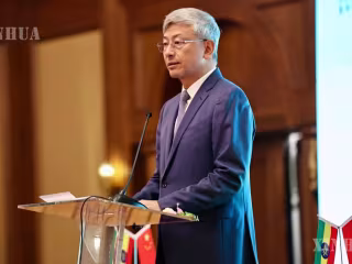 ကုန်သွယ်မှုမြှင့်တင်ရေး အခမ်းအနား၌ တရုတ်နိုင်ငံနှင့် အီသီယိုးပီးယားနိုင်ငံတို့မှ ကုမ္ပဏီများက အမေရိကန်ဒေါ်လာ သန်း ၃၃၀ တန်ဖိုးရှိ သဘောတူစာချုပ်များ လက်မှတ်ရေးထိုး