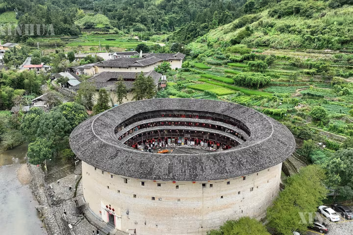 ဖူကျန့်ပြည်နယ် နန်ကျင့်ခရိုင်တွင် တောတောင်ရေမြေသာယာလှပသော ရှေးဟောင်းကျေးရွာများက ယဉ်ကျေးမှုခရီးသွားလုပ်ငန်း ရှင်သန်စွမ်းအားအသစ်များ ပေါ်ထွက်လာ