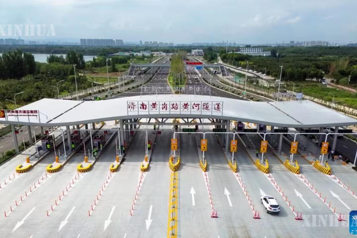 တရုတ်နိုင်ငံ ဆန်းတုန်းပြည်နယ် ကျီနန်မြို့တွင် မြစ်ဝါမြစ်ဖြတ်ကျော် ဥမင်သစ်ကို အများပြည်သူဖြတ်သန်းသွားလာရန် ဖွင့်လှစ်
