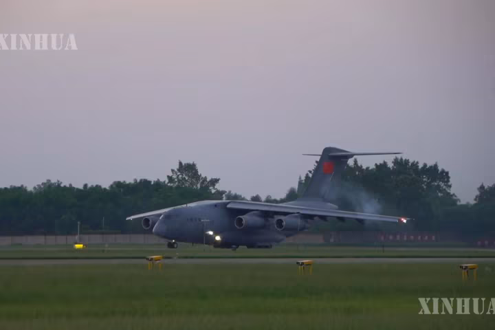 Y-20 လေယာဉ် စတင်ပျံသန်းထွက်ခွာ၊ တရုတ်နိုင်ငံ အနောက်ပိုင်းစစ်ဒေသကြီး ကွပ်ကဲမှုအဖွဲ့ ရှီးဇန့်ဒေသသို့ သွားရောက်၍ ပြည်သူ့တပ်မတော်သားများ ကယ်ဆယ်ရေး လုပ်ဆောင်ရန် စီစဉ်