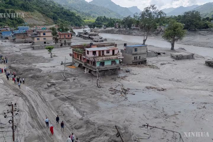 နီပေါနိုင်ငံ‌တွင် ရေကြီးရေလျှံမှုကြောင့် လူ ၃၅၉ ဦး သေဆုံး၊ ၉၁၀ ဦး ပျောက်ဆုံးလျက်ရှိ