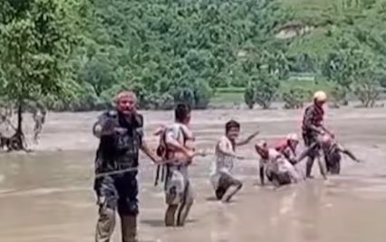 နီပေါနိုင်ငံ ရွှံ့နွံပြိုကျမှုကြောင့် လူ ၆၂၆ ဦး သေဆုံးကာ ၂,၄၂၆ ဦး ပျောက်ဆုံးလျက်ရှိ