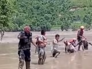 နီပေါနိုင်ငံ ရွှံ့နွံပြိုကျမှုကြောင့် လူ ၆၂၆ ဦး သေဆုံးကာ ၂,၄၂၆ ဦး ပျောက်ဆုံးလျက်ရှိ