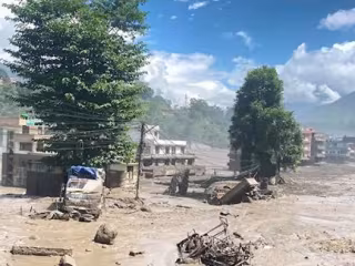 နီပေါနိုင်ငံတွင် ရေဘေးကြောင့် သေဆုံးသူအရေအတွက် ၄၆၉ ဦးအထိ မြင့်တက်လာ