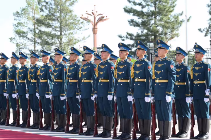 သမ္မတ ရှီက ကာဂျစ္စတန် သမ္မတ ကြီးမှူးကျင်းပသည့် ကြိုဆိုပွဲအခမ်းအနား တက်ရောက်