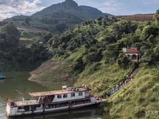 “ရေပေါ်ကျောင်းကား” က တောင်တန်းဒေသ ကလေးများ၏ စာသင်ကြားမှု လမ်းခရီးကို စောင့်ရှောက်ပေး