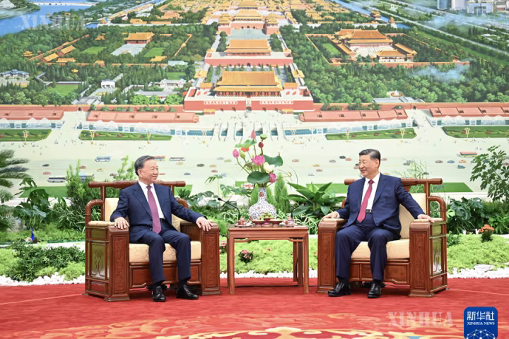 ရှီကျင့်ဖိန်က ဗီယက်နမ် ကွန်မြူနစ်ပါတီ ဗဟိုကော်မတီ အထွေထွေအတွင်းရေးမှူးချုပ်၊ သမ္မတ တိုလမ် ထံသို့ ဗီယက်နမ်ဆိုရှယ်လစ်သမ္မတနိုင်ငံ တည်ထောင်ခြင်း ၈၁ နှစ်မြောက် ဂုဏ်ပြုသဝဏ်လွှာ ပေးပို့