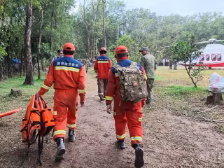 တရုတ်-နီပေါ ပူးပေါင်းဆောင်ရွက်၍ နီပေါ ရွှံ့နွံပြိုကျမှု ဘေးဒဏ်သင့်ဒေသ၌ ကယ်ဆယ်ရေးလုပ်ငန်းများ လုပ်ဆောင်