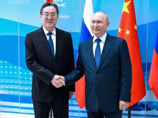 တရုတ်နိုင်ငံ ဒုတိယဝန်ကြီးချုပ်က တရုတ်-ရုရှား ဒေသတွင်းပူးပေါင်းဆောင်ရွက်မှု ပိုမိုနီးကပ်စေရန် အရှေ့ပိုင်းစီးပွားရေးဖိုရမ်တွင် တိုက်တွန်း