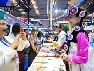 တရုတ်နိုင်ငံ ယဉ်ကျေးမှုနှင့်ခရီးသွားလုပ်ငန်းပြပွဲကို ပြခန်းပေါင်း ၂,၅၀၀ ကျော်ဖြင့် စတင်ဖွင့်လှစ်