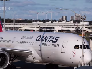 ငှက်နှင့်တိုက်မိပြီးနောက် Qantas လေယာဉ်တစ်စင်း နယူးဇီလန်လေဆိပ်သို့ ပြန်လည်ဆင်းသက်ရ