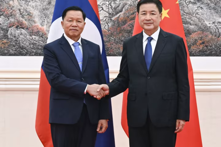 ဝမ်ရှောင်ဟုန်က လာအိုနိုင်ငံ၊ ဥဇဘက်ကစ္စတန်နိုင်ငံမှ ဧည့်သည်တော်များနှင့် သီးခြားစီ တွေ့ဆုံဆွေးနွေး