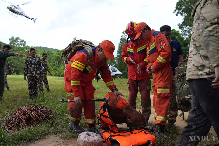 တရုတ်နိုင်ငံ မိုးလေဝသ သိပ္ပံနည်းပညာက နီပေါနိုင်ငံ ရွှံ့နွံပြိုကျမှု ဘေးအန္တရာယ် နောက်ဆက်တွဲ ကယ်ဆယ်ရေးလုပ်ငန်းများကို အားဖြည့်ကူညီပေး