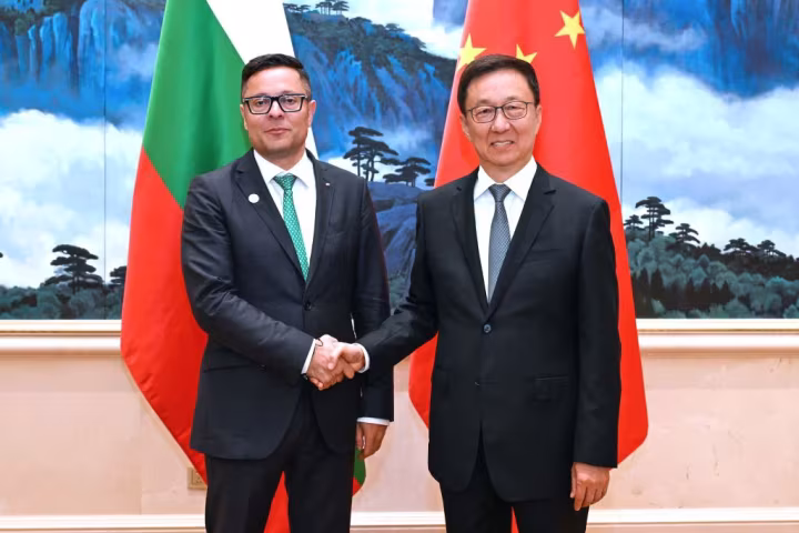 တရုတ်နိုင်ငံ ဒုတိယသမ္မတက ဘူလ်ဂေးရီးယား၊ ကမ္ဘောဒီးယားနှင့် ဆားဘီးယားနိုင်ငံတို့မှ ဒုတိယဝန်ကြီးချုပ်များနှင့် တွေ့ဆုံ