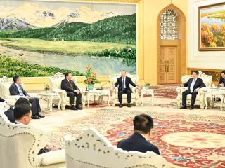 တရုတ်ကွန်မြူနစ်ပါတီနှင့် ဗီယက်နမ်ကွန်မြူနစ်ပါတီမှ အဆင့်မြင့်အရာရှိကြီးများ ပေကျင်းမြို့၌ တွေ့ဆုံဆွေးနွေး
