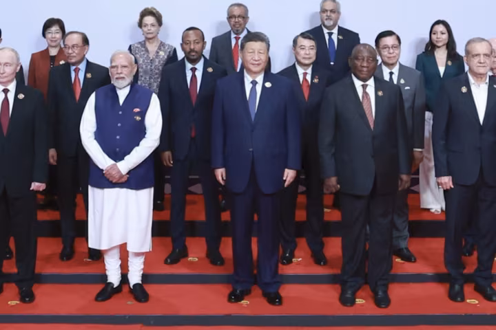 BRICS ထိပ်သီးအစည်းအဝေးပြီးနောက် တရုတ်နိုင်ငံ သမ္မတ ရှီ ပေကျင်းမြို့သို့ ပြန်လည်ရောက်ရှိ